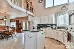 518 Frst Rdg Dr, Mars Hill, NC 28754 - Photo 4