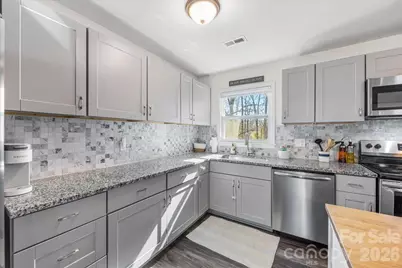 4914 Glenbrier Drive, Charlotte, NC 28212 - Photo 10