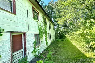 141 10th Ave SE, Hickory, NC 28602 - Photo 2