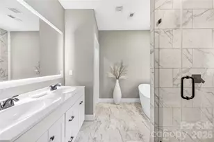 2101 Highland View Ln, Charlotte, NC 28214 - Photo 18