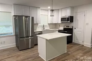1662 Browns Ave, Charlotte, NC 28208 - Photo 6