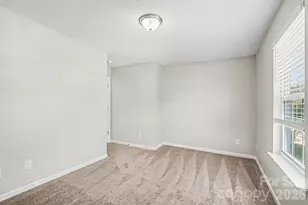 9828 Aventide Ln, Charlotte, NC 28215 - Photo 16