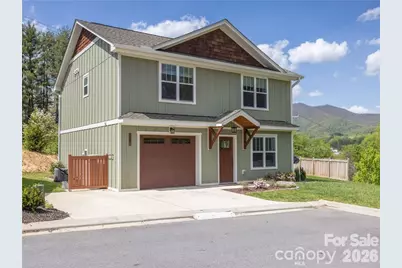 101 Towne Place, Clyde, NC 28721 - Photo 2