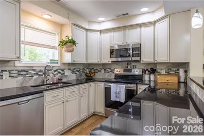101 Towne Place, Clyde, NC 28721 - Photo 8