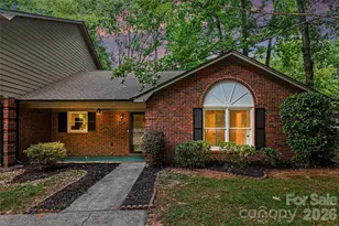 137 Phil Ct, Fort Mill, SC 29715 - Photo 2