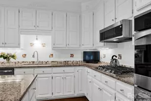708 Barington Pl, Matthews, NC 28105 - Photo 14
