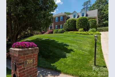 708 Barington Place, Matthews, NC 28105 - Photo 2
