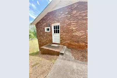 130 N Arlington Avenue, Jonesville, NC 28642 - Photo 6