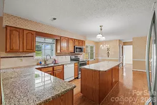 3032 Oakcroft Dr, Matthews, NC 28105 - Photo 6