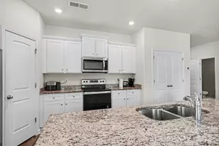 1112 Creedmore Ct, Charlotte, NC 28215 - Photo 8