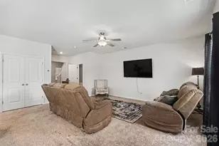 1112 Creedmore Ct, Charlotte, NC 28215 - Photo 4