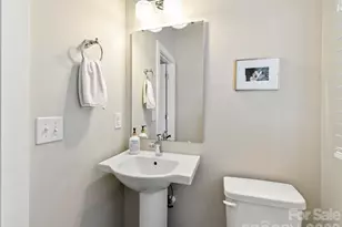 131 Grandin Rd, Charlotte, NC 28208 - Photo 8