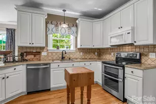 1042 Columbine Rd, Asheville, NC 28803 - Photo 12