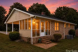 1702 Wildwood Rd, Gastonia, NC 28052 - Photo 2