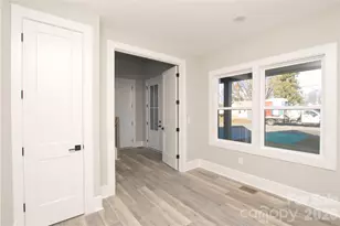 3905 Plainview Rd, Charlotte, NC 28208 - Photo 10