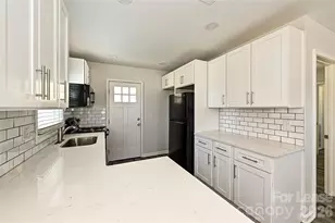 1935 Irma St, Charlotte, NC 28216 - Photo 6