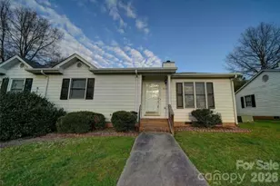 6027 Crape Myrtle Ln, Charlotte, NC 28216 - Photo 1