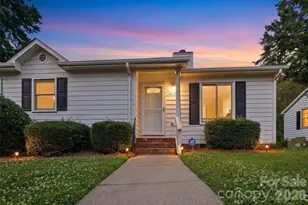 6027 Crape Myrtle Ln, Charlotte, NC 28216 - Photo 8