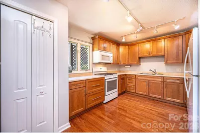 1759 12th Street NE, Hickory, NC 28601 - Photo 16