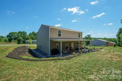 150 Four Andrews Drive, Harmony, NC 28634 - Photo 4