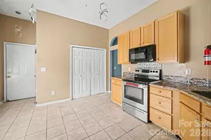10026 Dauphine Dr, Charlotte, NC 28216 - Photo 14