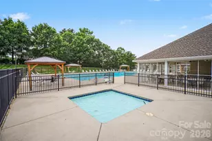 10026 Dauphine Dr, Charlotte, NC 28216 - Photo 46