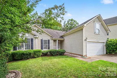 10026 Dauphine Drive, Charlotte, NC 28216 - Photo 2