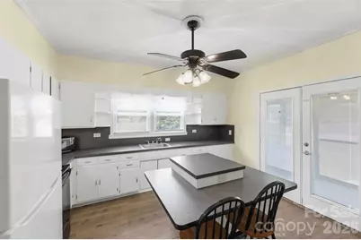204 Hampshire Lane, Clover, SC 29710 - Photo 8