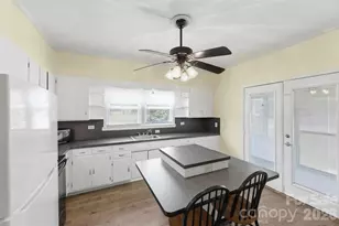 204 Hampshire Ln, Clover, SC 29710 - Photo 8