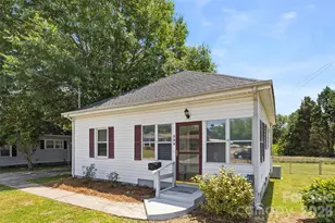 204 Hampshire Ln, Clover, SC 29710 - Photo 2