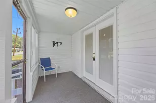 204 Hampshire Ln, Clover, SC 29710 - Photo 6