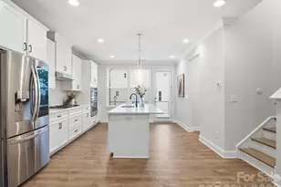 14010 Loyola Ridge Dr, Charlotte, NC 28277 - Photo 8
