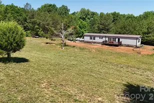 365 Guernsey Ln, Roebuck, SC 29376 - Photo 6