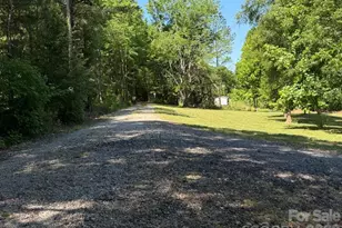 365 Guernsey Ln, Roebuck, SC 29376 - Photo 8