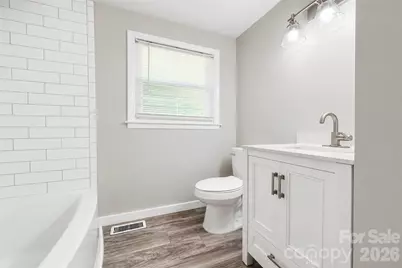 2121 24th Street NE, Hickory, NC 28601 - Photo 12