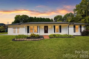 2121 24th St NE, Hickory, NC 28601 - Photo 1