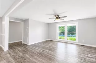 2121 24th St NE, Hickory, NC 28601 - Photo 10
