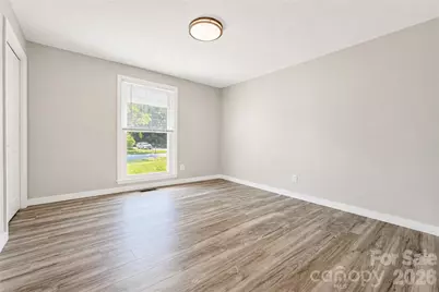 2121 24th Street NE, Hickory, NC 28601 - Photo 16