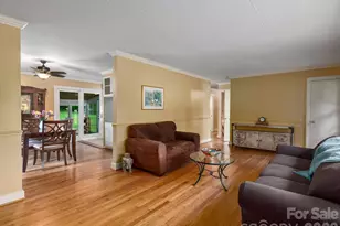 112 Lyndale Rd, Hendersonville, NC 28739 - Photo 6