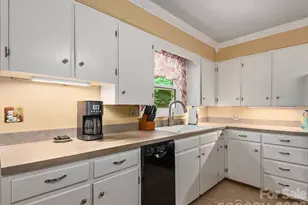 112 Lyndale Rd, Hendersonville, NC 28739 - Photo 10