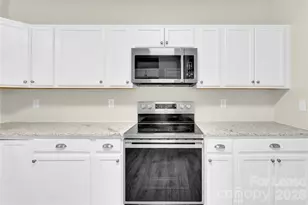 112 Dean St, Gastonia, NC 28052 - Photo 8
