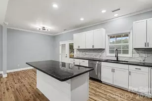 1060 Moss Lake Dr, Clover, SC 29710 - Photo 6