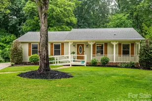 6060 Acadian Woods Dr, Charlotte, NC 28227 - Photo 2