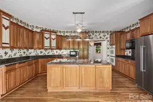 39 Beaumont Dr, Hendersonville, NC 28739 - Photo 8