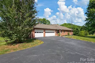 39 Beaumont Dr, Hendersonville, NC 28739 - Photo 26