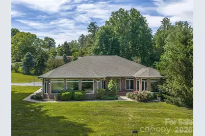 39 Beaumont Drive, Hendersonville, NC 28739 - Photo 2