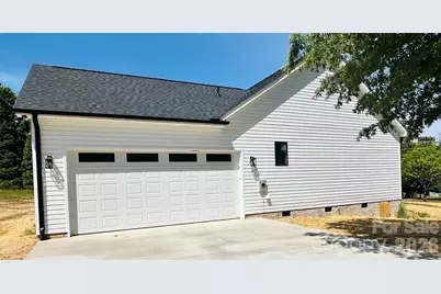 417 E 2nd Street, Faith, NC 29041 - Photo 2