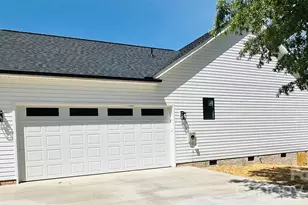 417 E 2nd St, Faith, NC 29041 - Photo 2