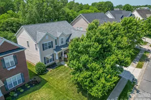 10507 Bere Island Dr, Charlotte, NC 28278 - Photo 2