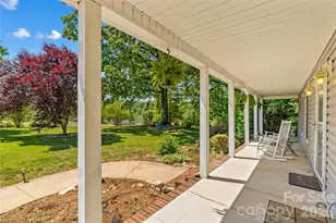 711 Spring Pointe Dr, Stony Point, NC 28678 - Photo 2